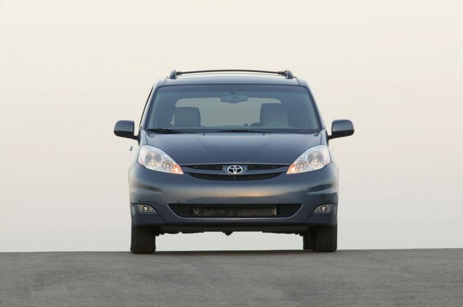  Toyota Sienna 2006 года  (фото 36 из 36)